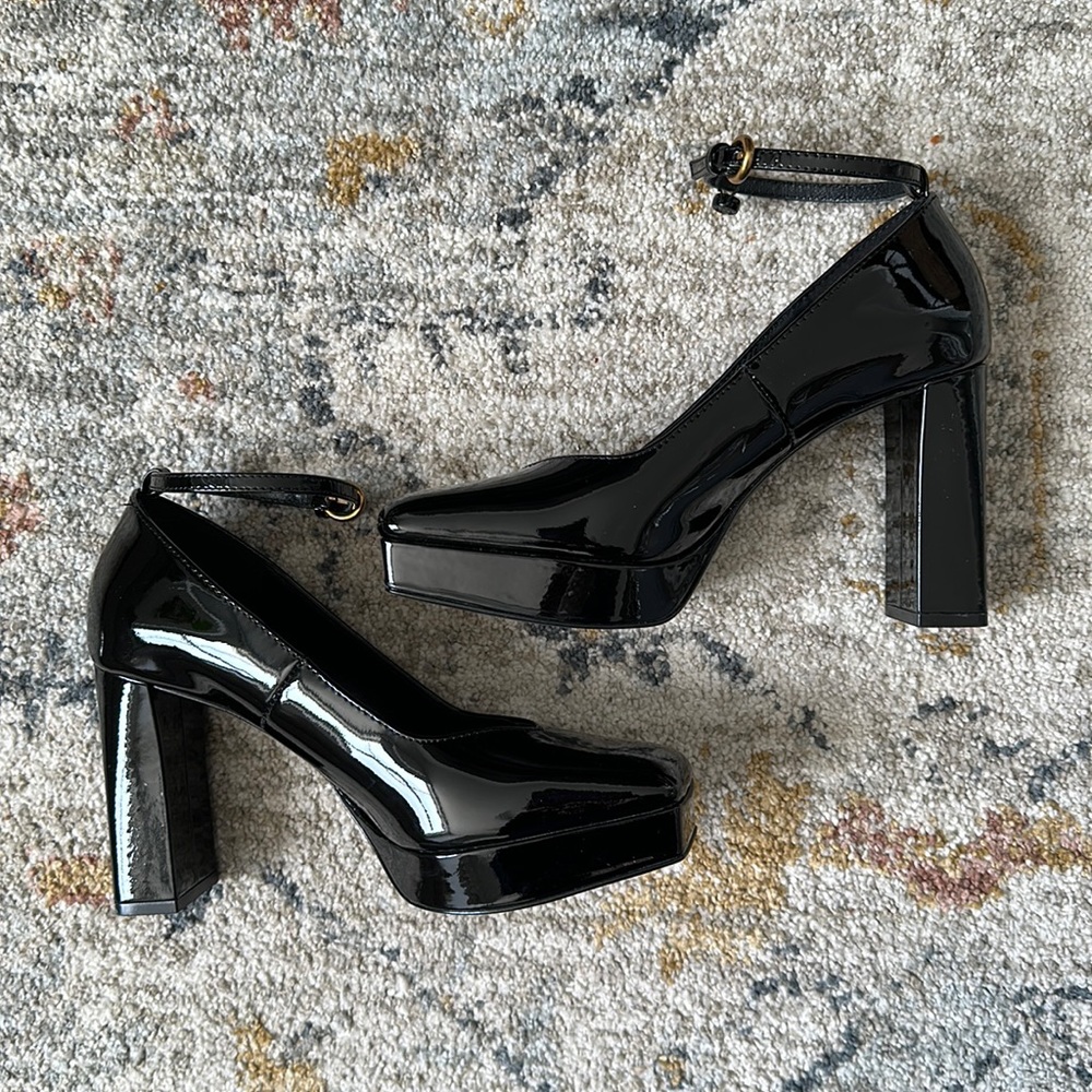 Elegant leather platforms - classic style!